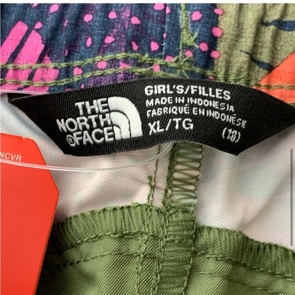 The North Face Girl's XL 18 Shorts - Picture 6 of 9